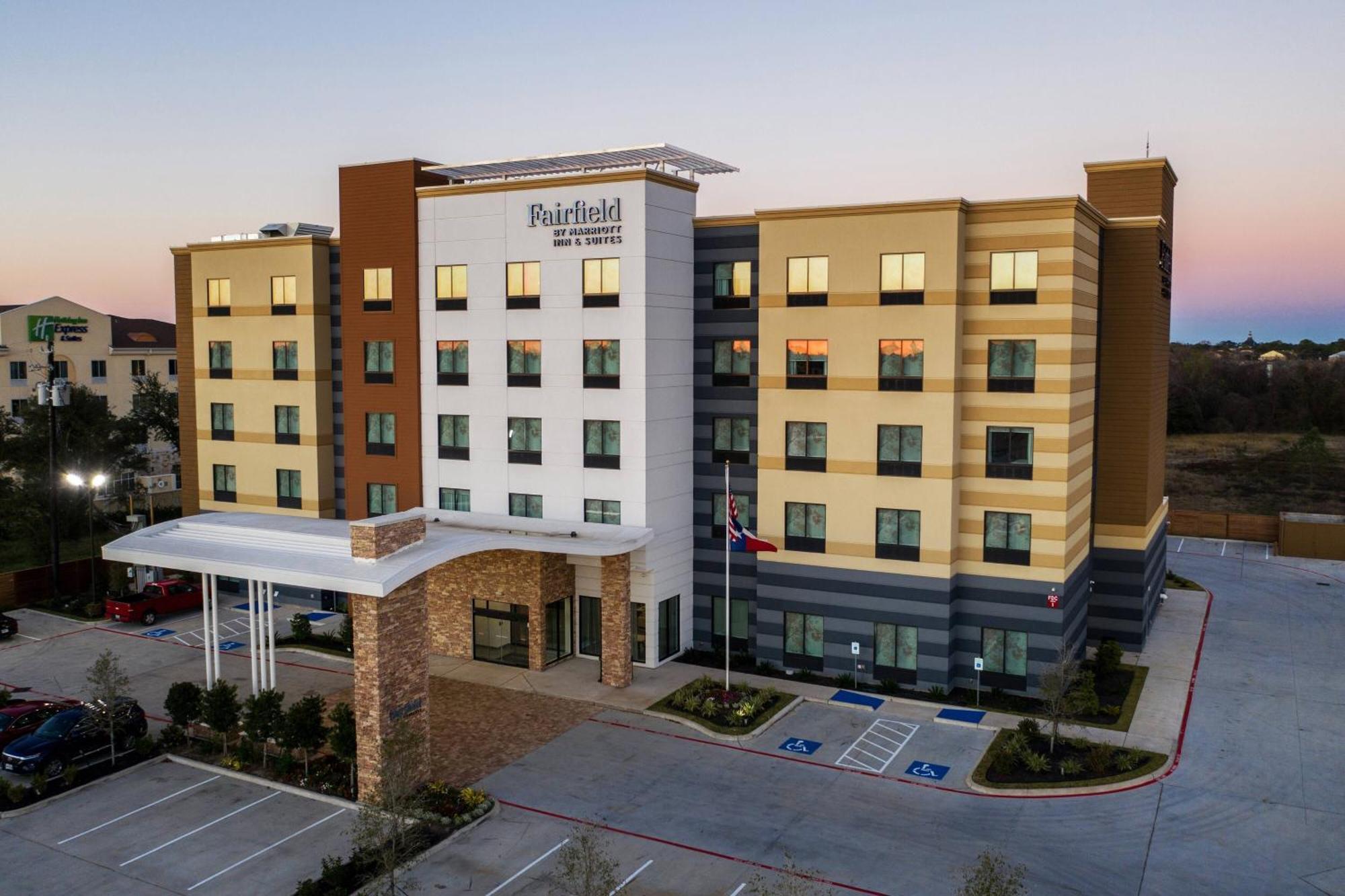 Fairfield Inn And Suites By Marriott Houston Brookhollow Eksteriør billede