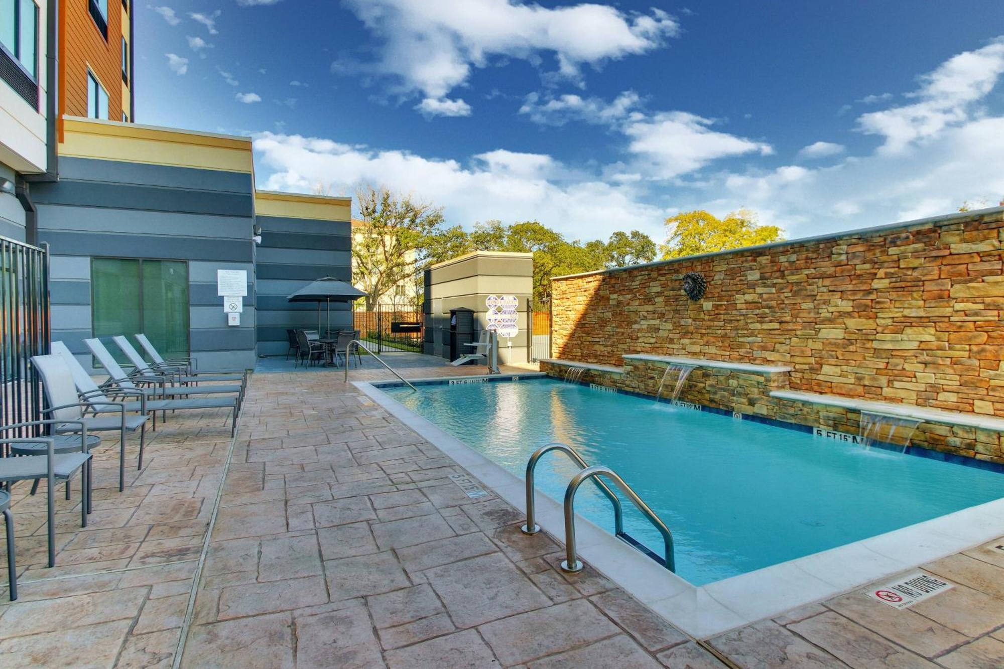 Fairfield Inn And Suites By Marriott Houston Brookhollow Eksteriør billede
